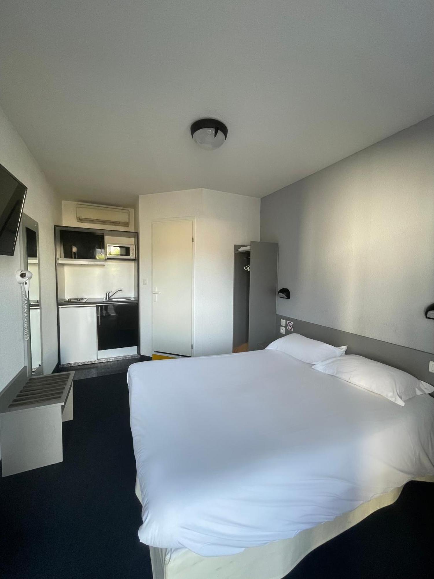 Brit Hotel Marvejols Pokoj fotografie